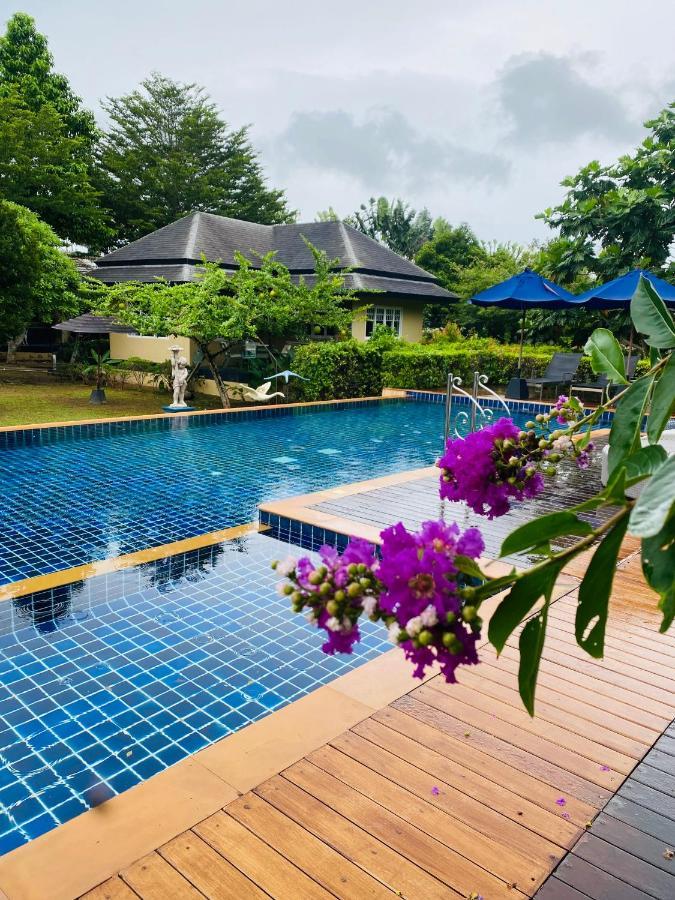 Perennial Resort Nai Yang Екстер'єр фото